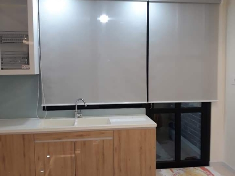 Thi công rèm cuốn văn phòng