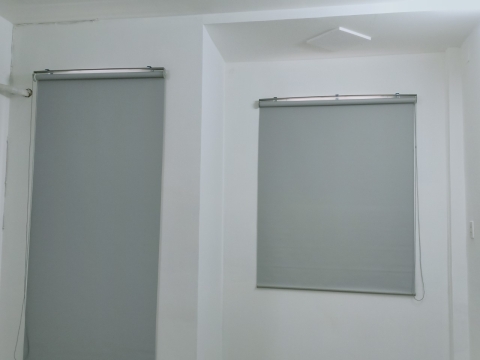 Thi công rèm cuốn văn phòng